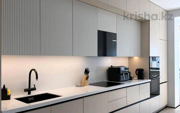 4-комнатная квартира · 176 м² · 12/13 этаж, мкр Самал-2 1а за 210 млн ₸ в Алматы, Медеуский р-н — фото 2