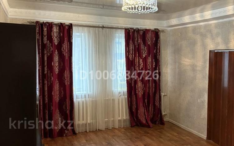 3-комнатная квартира · 50 м², Касым Аманжолова 79 1 — Рынок , Акимат , остановка банк за 9 млн 〒 в Уральске — фото 16