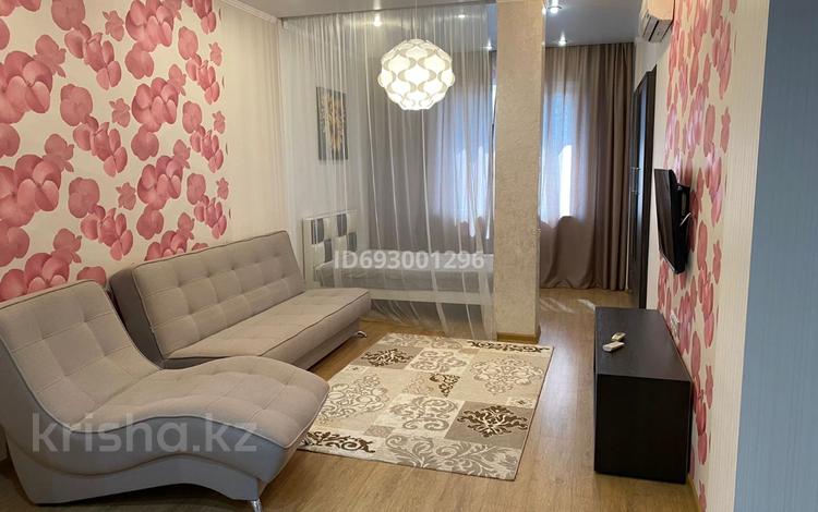 1-бөлмелі пәтер, 61 м², 7/10 қабат ай сайын, Аль-Фараби 21, бағасы: 350 000 〒 в Алматы, Бостандыкский р-н — фото 2