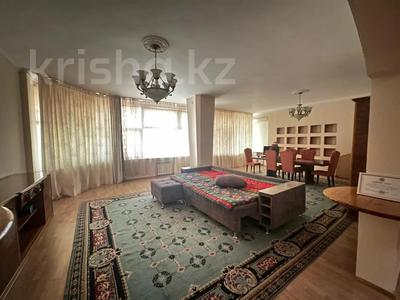 4-бөлмелі пәтер · 208 м² · 5/7 қабат, Самал-3 ш/а., бағасы: 155 млн ₸ в Алматы, Медеуский р-н