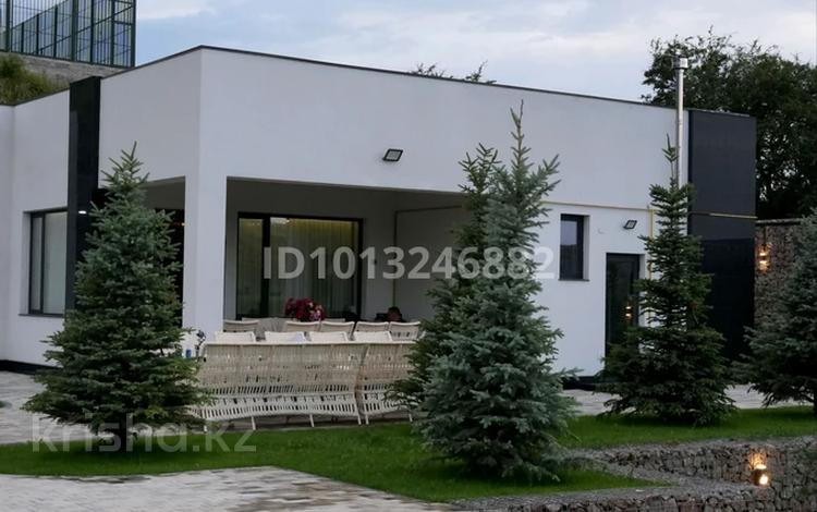Дом · 4 комнаты · 300 м², Кырынбай 170 — Находится в доль трассы за 400 000 ₸ в  — фото 3