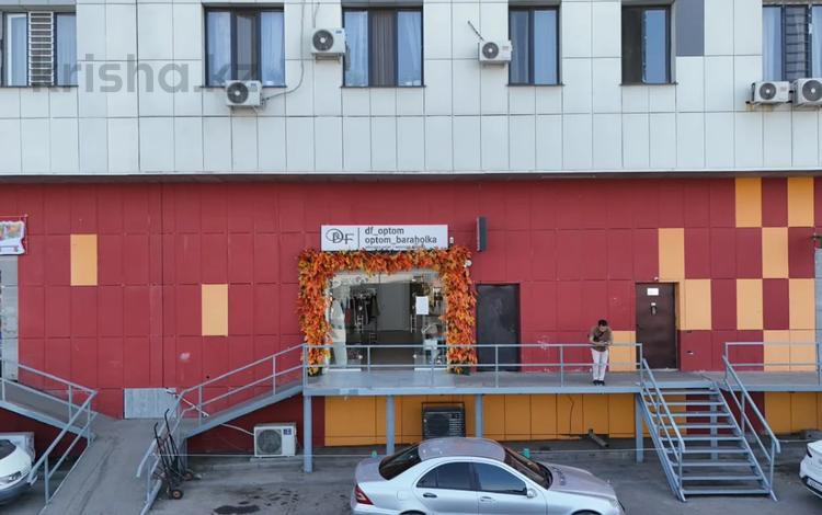 Еркін, кеңселер, дүкендер мен бутиктер, қоғамдық тамақтану орны, сұлулық салондары, медорталықтар мен дәріханалар, білім орталықтары, ойын-сауық · 125 м², бағасы: 104.8 млн ₸ в Алматы, Жетысуский р-н — фото 47