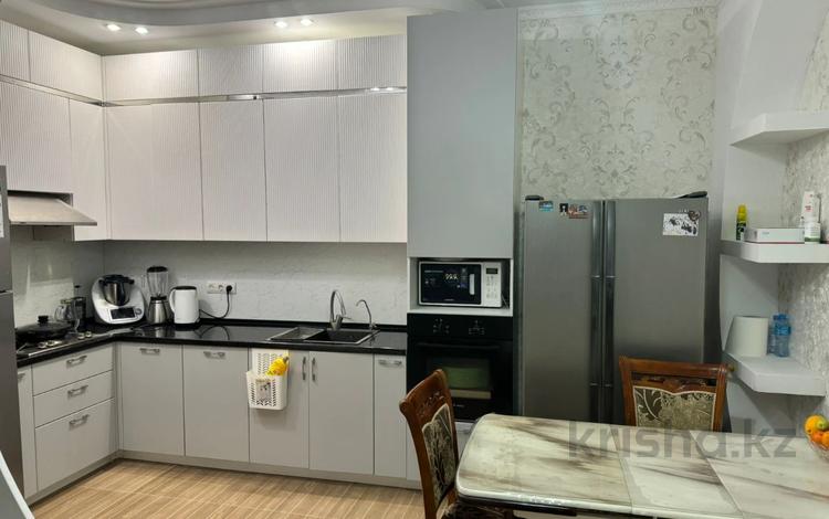 3-бөлмелі пәтер · 105 м² · 3/7 қабат, Санкибай батыра, бағасы: 42.2 млн 〒 в Актобе — фото 2