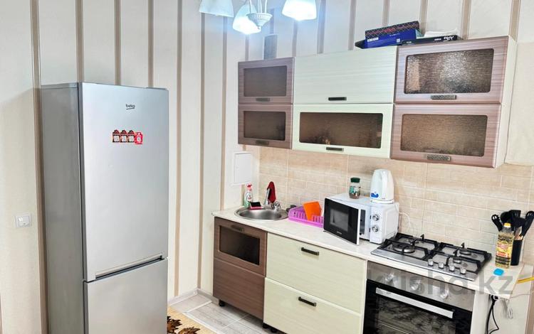1-бөлмелі пәтер · 40 м² · 2/5 қабат, 17-й мкр 101, бағасы: 13 млн ₸ в Актау — фото 2