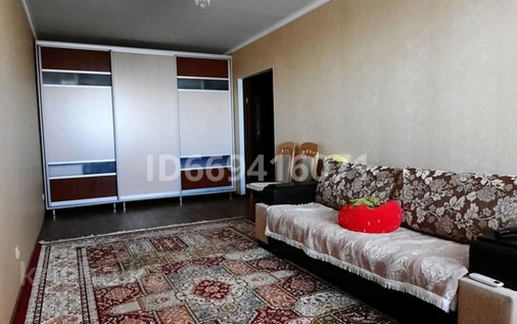 2-комнатная квартира, 63 м², 4/9 этаж, мкр Болашак 133 за 21 млн 〒 в Актобе, мкр Болашак — фото 2