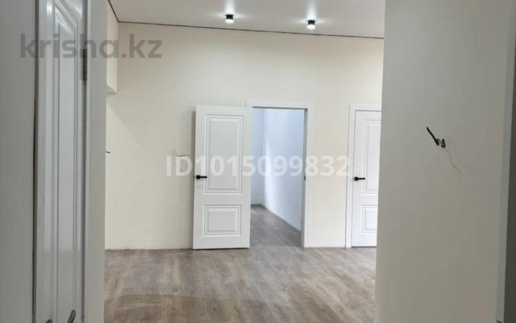 4-комнатная квартира · 140 м², Участок 686а — Лицей 24 за 260 000 ₸ в  — фото 2