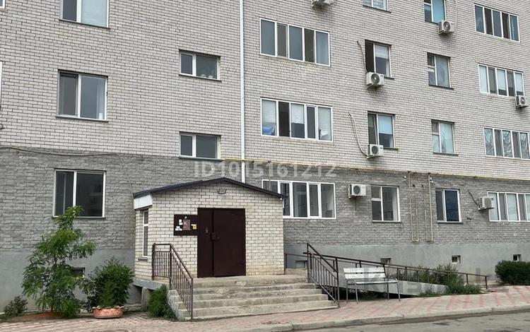 2-бөлмелі пәтер · 61 м² · 1/5 қабат, Береке ш/а. 7, бағасы: 23 млн ₸ в Атырау, мкр Береке — фото 2