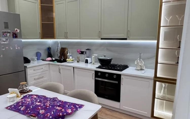 2-бөлмелі пәтер · 76.1 м² · 1/7 қабат, Алтын орда ш/а., бағасы: 31.6 млн ₸ в Актобе, мкр. Алтын орда — фото 2