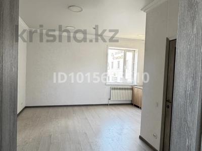 2-бөлмелі пәтер · 41 м² · 2/2 қабат, Күнгей ш/а., Назира Турекулова 14, бағасы: 150 000 ₸ в Караганде, Казыбек би р-н