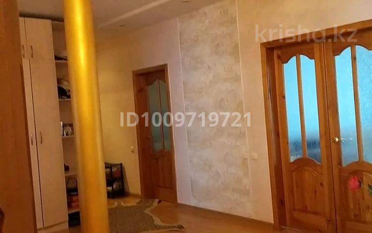4-бөлмелі пәтер · 106 м² · 3/3 қабат, мкр 11 86 — ТД Нектар, бағасы: 42 млн ₸ в Актобе — фото 2