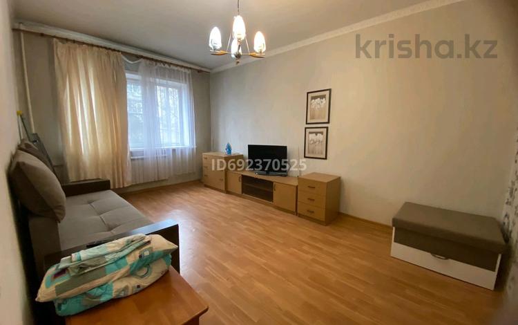 1-комнатная квартира, 38 м², 2/9 этаж помесячно, Ислама Каримова 87 — Толе би - Ислама Каримова (бывшая Гайдара)