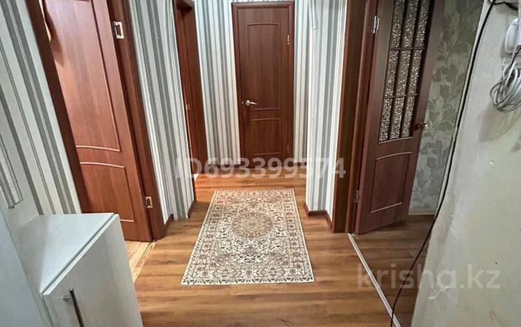 3-комнатная квартира, 87 м², 3/5 этаж, Сарыарка 8 за 28 млн 〒 в Жезказгане — фото 2