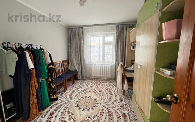 3-комнатная квартира · 69.7 м² · 1/5 этаж, 11-й микрорайон за 20.8 млн ₸ в Актобе — фото 3