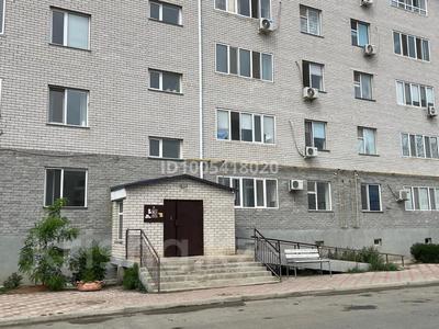 2-комнатная квартира · 62 м² · 1/5 этаж, мкр Береке, Береке ш/а 7 за 24 млн 〒 в Атырау