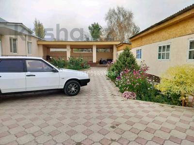 Жеке үй · 6 бөлме · 200 м² · 47 сот., Шохан Уәлиханов 110, бағасы: 32 млн 〒 в Мерке