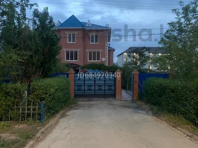 Отдельный дом · 6 комнат · 360 м² · 12 сот., 10 улица 28 за 170 млн ₸ в Атырауской обл.