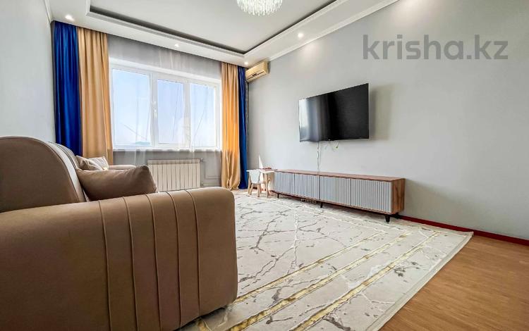 3-комнатная квартира, 72 м², 9/10 этаж, мкр Аксай-4, Бейсебаев 69 — Саина