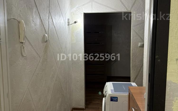 2-комнатная квартира · 41 м² · 1/5 этаж, мкр Каратау 24 за 110 000 ₸ в Таразе — фото 6