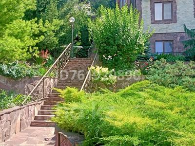 Отдельный дом · 8 комнат · 440 м² · 10.6 сот., мкр Горный Гигант, Мкр Горный Гигант жамакаева 256д за ~ 422.1 млн ₸ в Алматы, Медеуский р-н