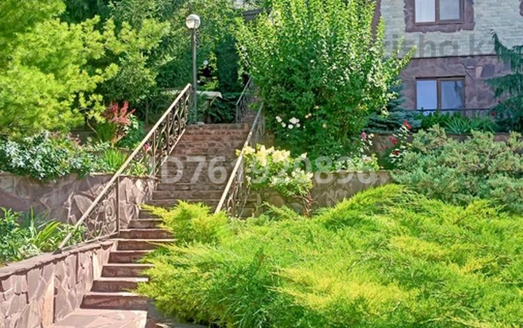 Отдельный дом · 8 комнат · 440 м² · 10.6 сот., мкр Горный Гигант, Мкр Горный Гигант жамакаева 256д за ~ 422.1 млн ₸ в Алматы, Медеуский р-н — фото 2