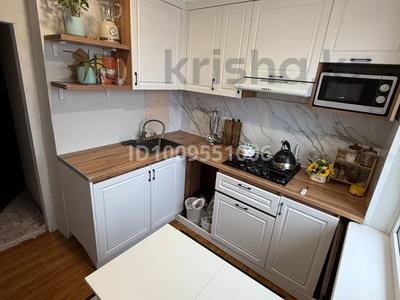 3-комнатная квартира · 60 м² · 5/5 этаж, Маметова 52 за 150 000 〒 в Уральске