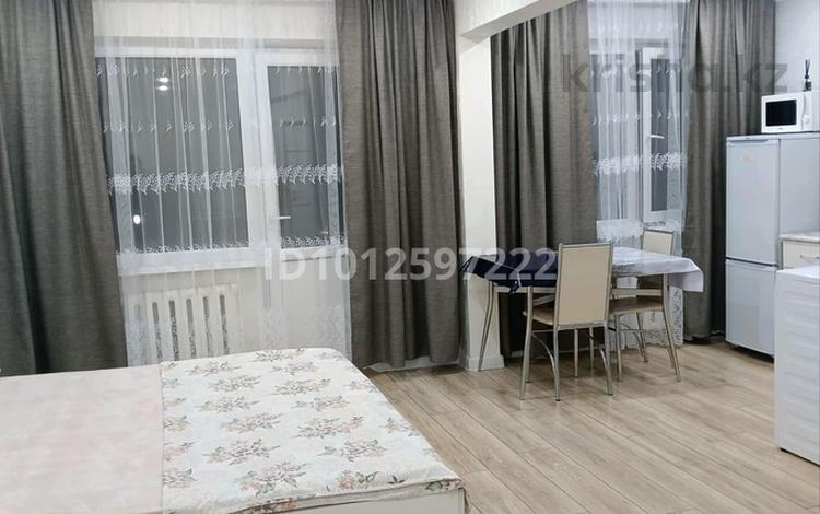 1-бөлмелі пәтер · 32 м² · 2/5 қабат, Мухамеджанова 27, бағасы: 15 000 ₸ в Балхаше — фото 2
