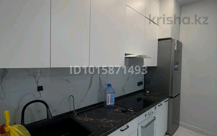2-комнатная квартира · 40 м² · 4/9 этаж, Шамши Калдаяков 40, 40/1, 40/2 за 250 000 ₸ в Астане, Сарайшык р-н — фото 2