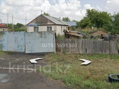 Отдельный дом · 4 комнаты · 70 м² · 6 сот., М.Дулатова 4 — ул. Ш Бейсековой и ул. М Дулатова за 25 млн ₸ в Астане, Сарыарка р-н