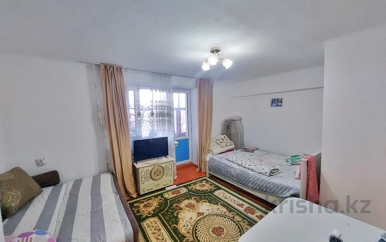 1-комнатная квартира, 35 м², 4/5 этаж, самал 11 за 9.5 млн 〒 в Талдыкоргане — фото 2