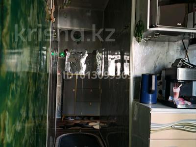 3-бөлмелі пәтер · 55.4 м² · 2/5 қабат, 12-шағынаудан, Майкудук, 12й микрорайон 4 — Горняк, бағасы: 12.7 млн ₸ в Караганде, Алихана Бокейханова р-н