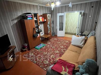 3-комнатная квартира · 65 м² · 1/2 этаж, 2 микрорайон 33 за 9.9 млн ₸ в Семее