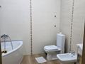 3-комнатная квартира · 131 м² · 3/9 этаж, мкр 12 за 40 млн ₸ в Актобе — фото 11