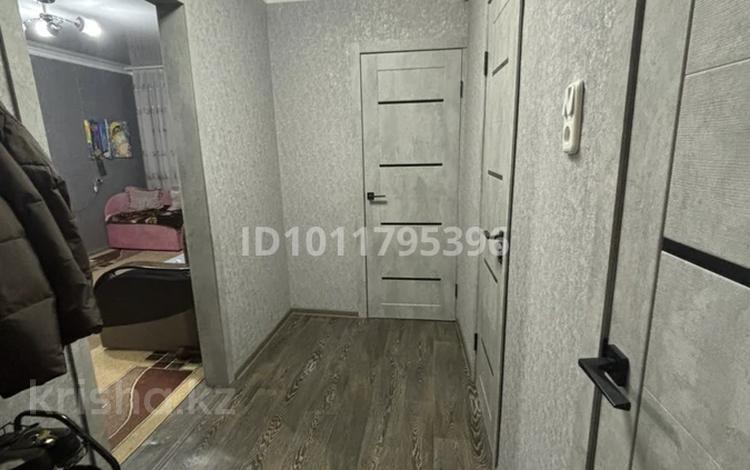 1-бөлмелі пәтер · 33.9 м² · 2/9 қабат, мкр Строитель, бағасы: 15 млн ₸ в Уральске — фото 2