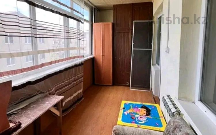 2-бөлмелі пәтер · 50 м² · 4/5 қабат, 3 микрорайон 42, бағасы: 22 млн ₸ в Конаеве — фото 2