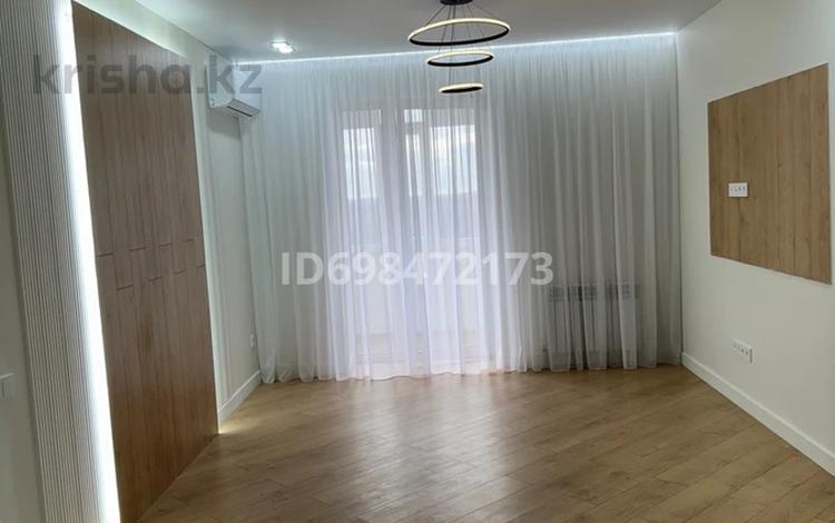 2-комнатная квартира, 70.7 м², 6/9 этаж, Абая 244