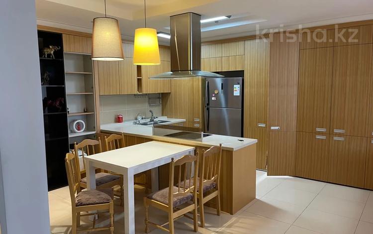 3-комнатная квартира · 140 м² · 18/25 этаж · помесячно, Кошкарбаева 2 за 450 000 〒 в Астане — фото 2