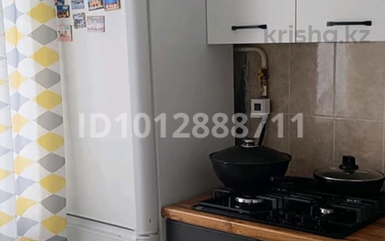 2-бөлмелі пәтер · 45 м² · 2/5 қабат, 5 мкр 12 — Банк Центр Кредит, бағасы: 21 млн ₸ в Конаеве — фото 2