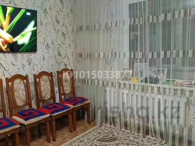 4-комнатная квартира · 86 м² · 10/10 этаж, Майкудук, Майкудук, мкр Голубые пруды 4 за 26 млн ₸ в Караганде, Алихана Бокейханова р-н