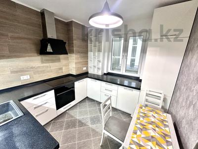 3-бөлмелі пәтер, 56 м², 2 қабат ай сайын, мкр Самал-2 77, бағасы: 450 000 〒 в Алматы, Медеуский р-н