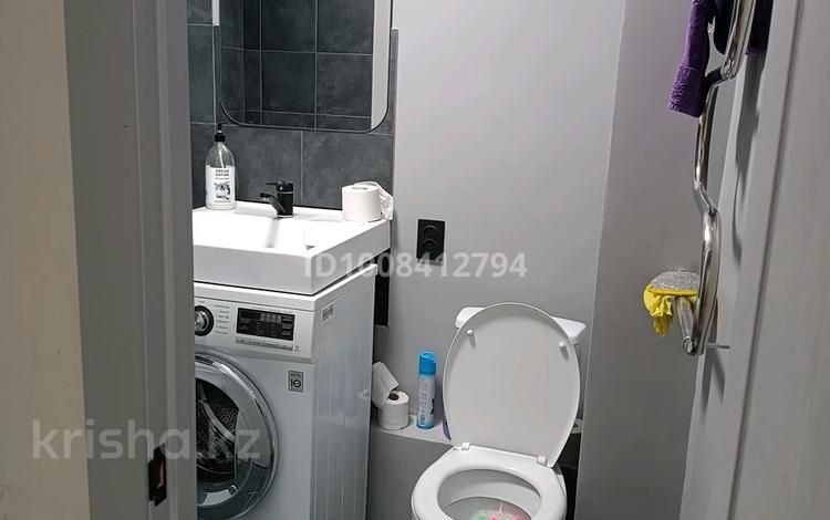 4-бөлмелі пәтер · 60 м² · 1/5 қабат, Калмыкова 4б, бағасы: 14 млн ₸ в Балхаше — фото 2
