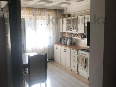 Пәтерлер в Алматы: 3-бөлмелі пәтер · 62 м² · 2/9 қабат, мкр Самал-1, бағасы: 62 млн 〒 3-бөлмелі пәтер · 62 м² · 2/9 қабат, мкр Самал-1, бағасы: 62 млн 〒 в Алматы, Медеуский р-н