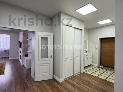 2-комнатная квартира · 98 м² · 8/10 этаж, мкр. Алтын орда, Баишева 7а к 3 — Молдагулова за 35 000 ₸ в Актобе
