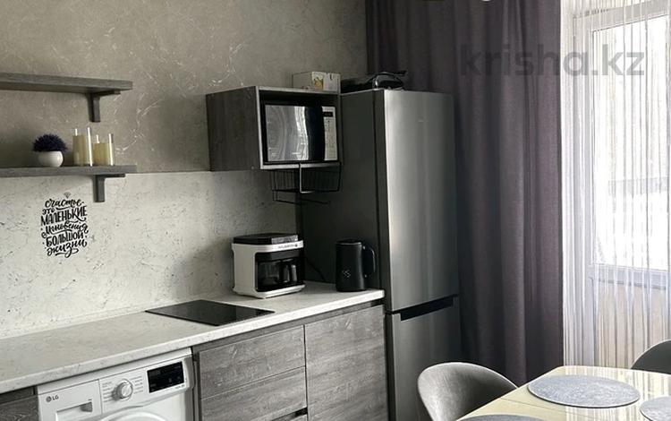 1-комнатная квартира · 42 м² · 1/3 этаж, Набережная 25/2 за 170 000 ₸ в Петропавловске — фото 2