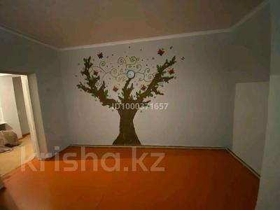 4-бөлмелі пәтер · 158 м² · 2/2 қабат, Казыбек би 4 — Казыбек би, бағасы: 8 млн ₸ в Шардара