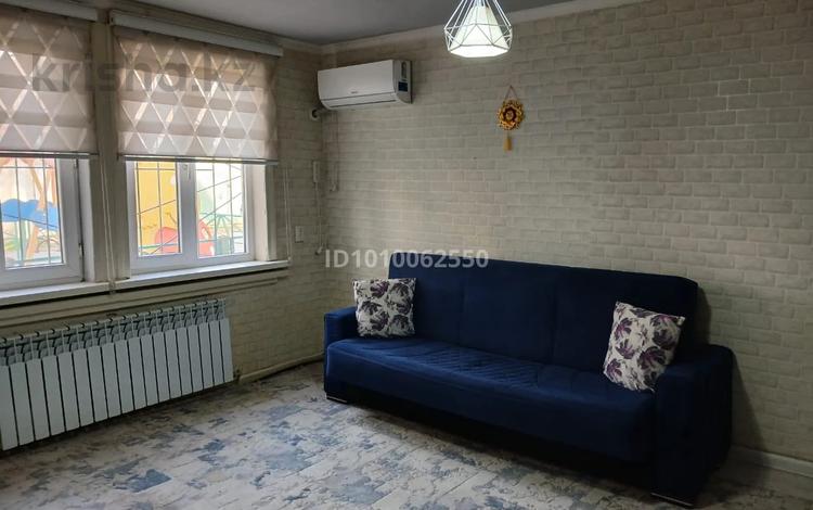 2-комнатная квартира · 36 м² · 1/2 этаж, 11-й микрорайон, Гастелло 3 за 160 000 ₸ в Шымкенте, Енбекшинский р-н — фото 2
