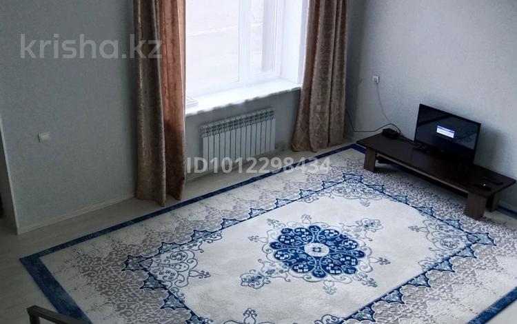 3-бөлмелі пәтер · 97 м² · 2/2 қабат, Борис Александрова(Красина) 8/14 — находиться возле дворец спорта, бағасы: 45 млн ₸ в Усть-Каменогорске — фото 2