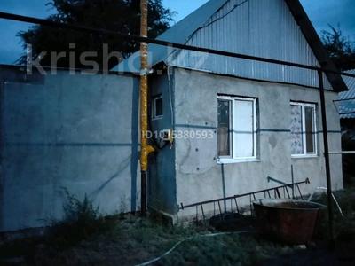 Жеке үй · 2 бөлме · 60 м² · 4 жүзд., Макатаева 2 — Макатаева, бағасы: 9 млн ₸ в Дарьинске