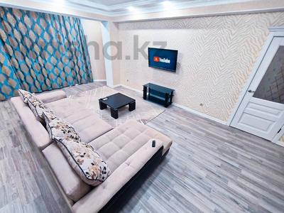 2-бөлмелі пәтер · 80 м² · 11/14 қабат, 17-ш/а. 3 — МОРЕ,АКВАПАРК,ХАЛЫК АРЕНА,ЦЕНТР ГОРОДА, бағасы: 16 000 ₸ в Актау, 17-й мкр
