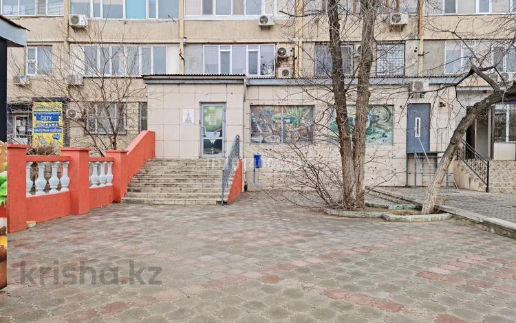 Еркін, кеңселер, дүкендер мен бутиктер, қоғамдық тамақтану орны, сұлулық салондары, медорталықтар мен дәріханалар, білім орталықтары, ойын-сауық, кабинеттер және жұмыс орындары, студиялар · 296 м², бағасы: 500 000 ₸ в Актау, 8-й мкр — фото 2