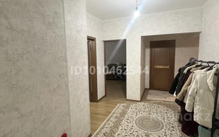 2-бөлмелі пәтер · 78.8 м² · 5/9 қабат, мкр Аксай-1А, мкр. Аксай, бағасы: 49 млн ₸ в Алматы, Ауэзовский р-н — фото 2